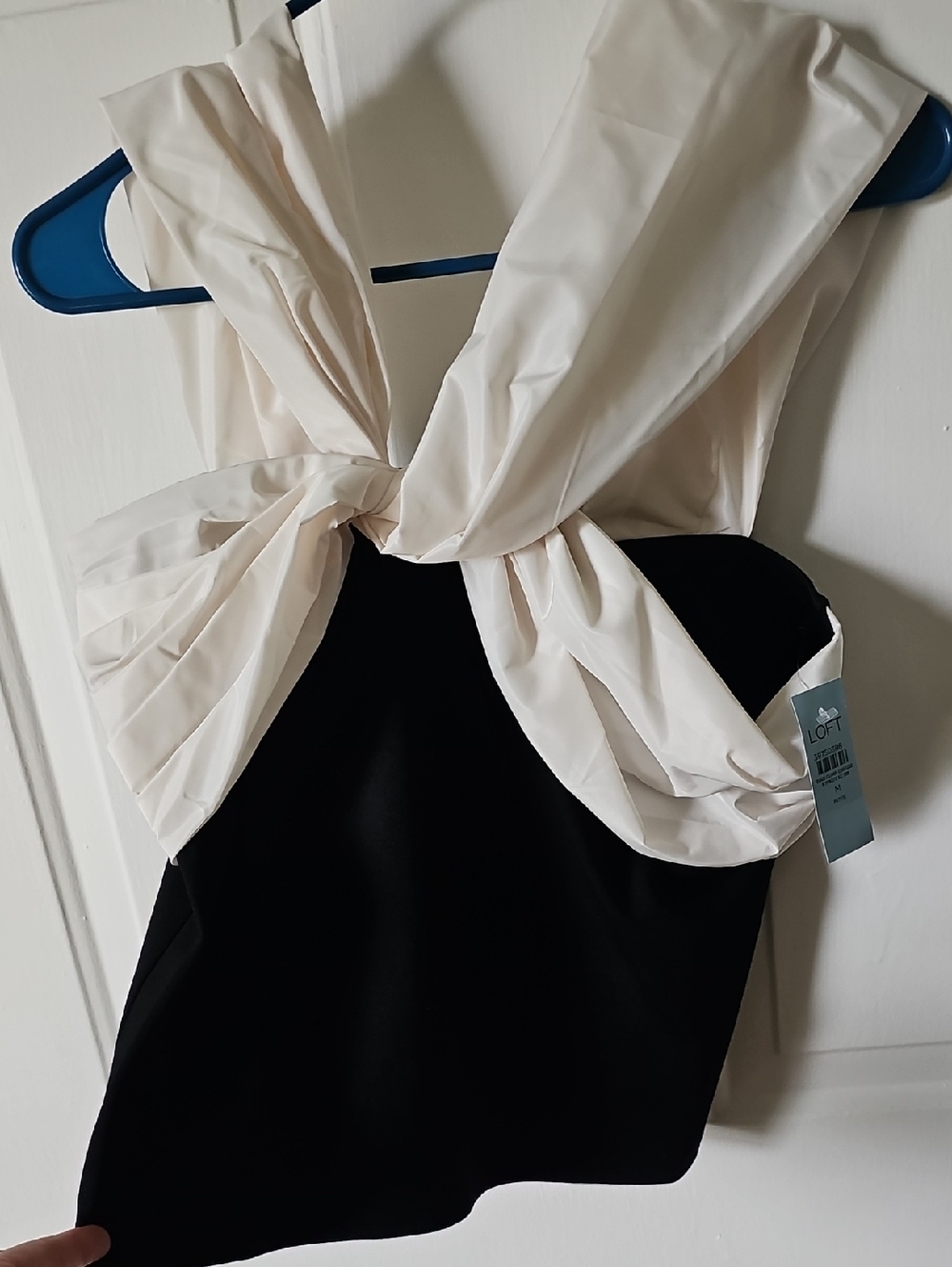 LOFT Black One-Shoulder Top with Cream Twist Detail MP - Picture 4 of 5